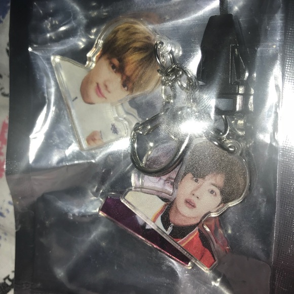 BTS Jin Photo Keychain - Picture 2 of 2